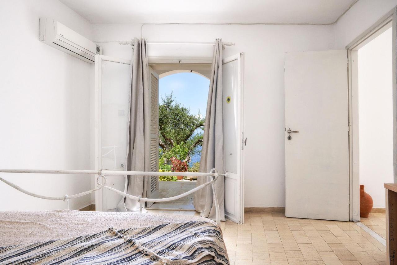 New! Paxoswhite Sea View Apartments & Studios! Gaios Exterior foto