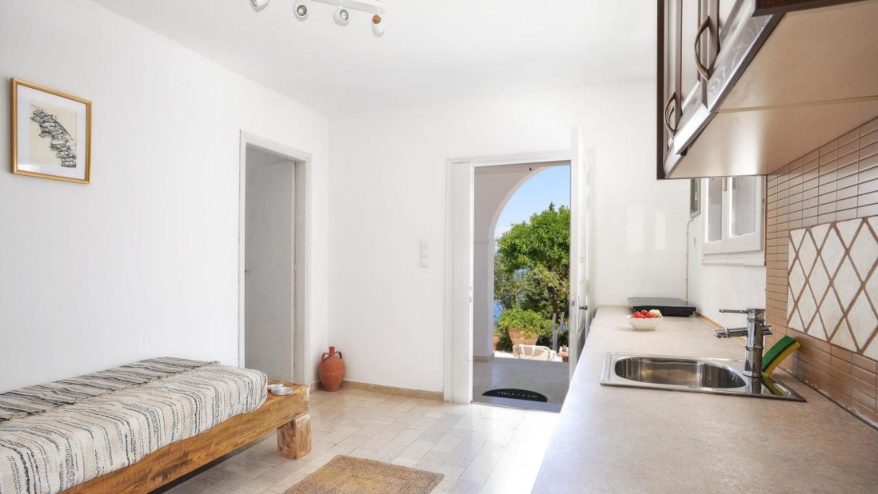 New! Paxoswhite Sea View Apartments & Studios! Gaios Exterior foto