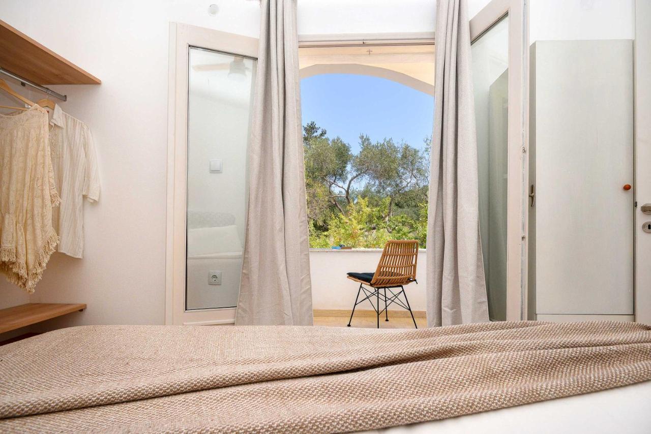 New! Paxoswhite Sea View Apartments & Studios! Gaios Exterior foto