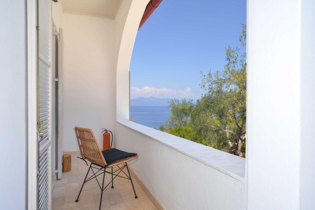 New! Paxoswhite Sea View Apartments & Studios! Gaios Exterior foto