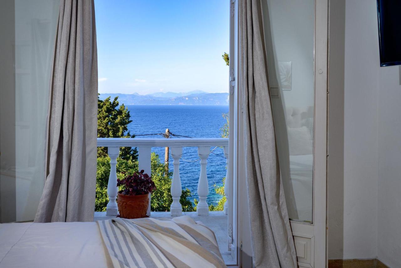 New! Paxoswhite Sea View Apartments & Studios! Gaios Exterior foto